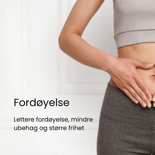 Person som holder seg på magen i et lyst og minimalistisk miljø, som illustrerer fordøyelse, balanse og velvære